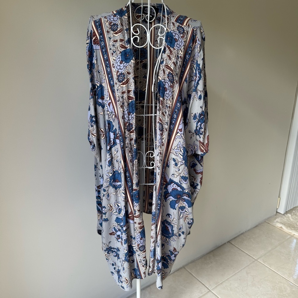 Angie Boho Floral open front Kimono Cardigan M Blue Cream Paisley Duster Wrap